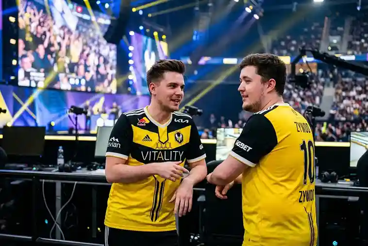 ZywOo и apEX в Vitality: как связка капитана и снайпера влияет на результат